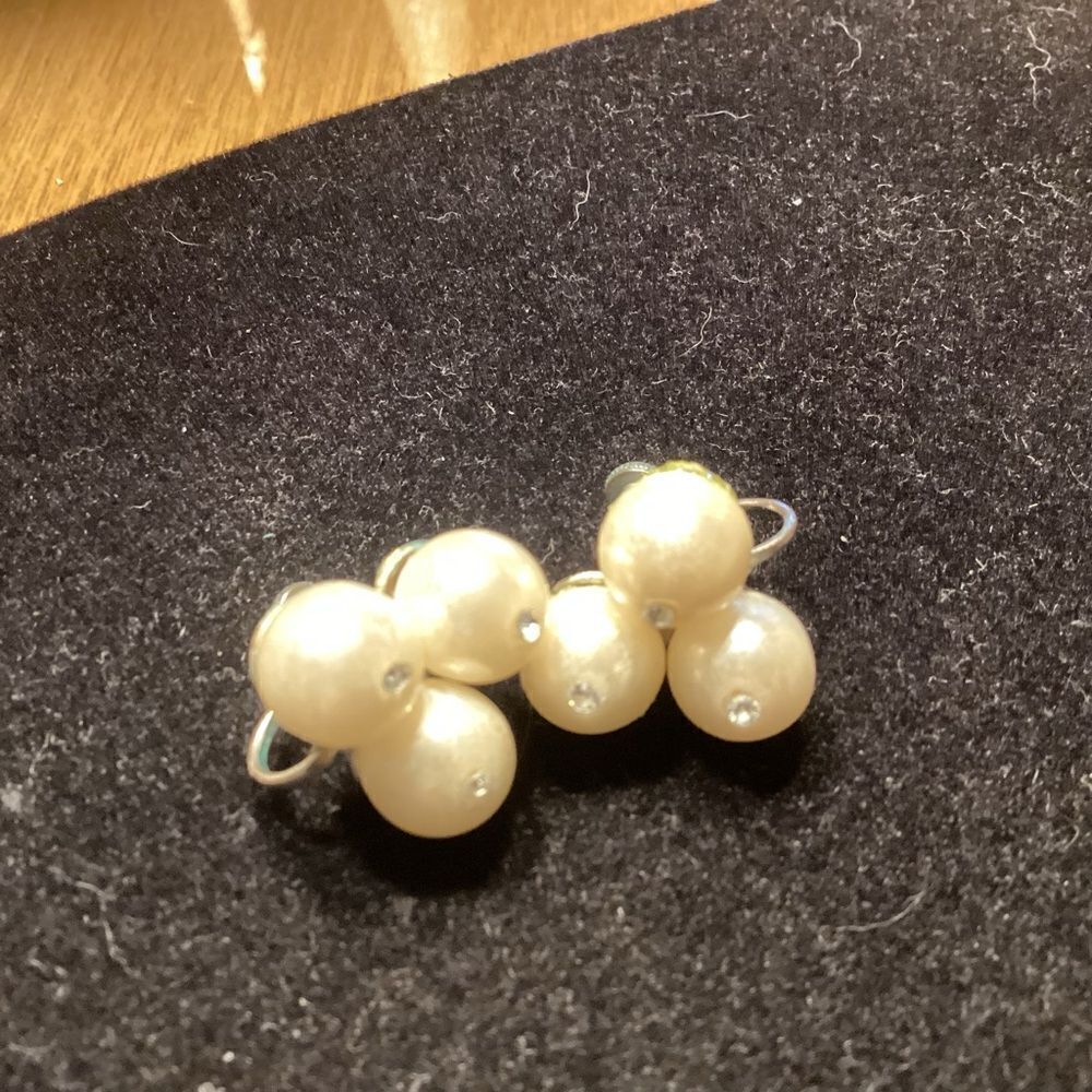 Retro Silvertone Screw Back Earrings